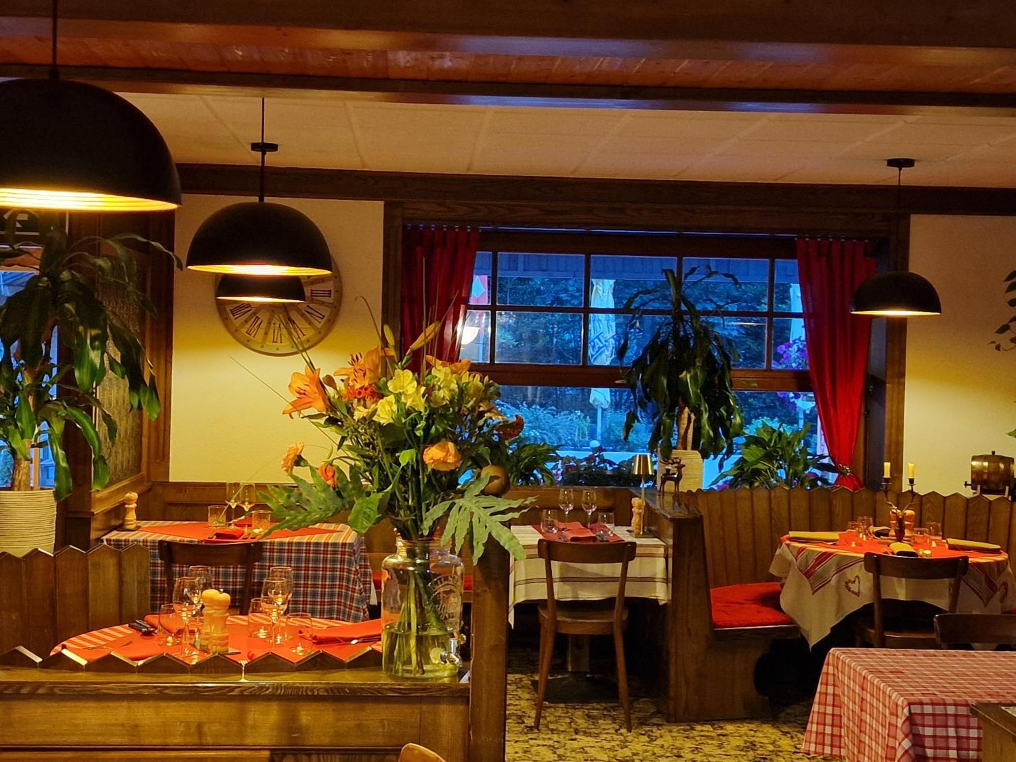 Hotel Les Touristes à Chatelard Extérieur photo